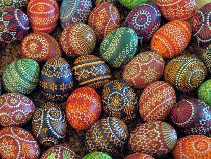 Пасхальные символы: зачем окрашивать яйца и что означают их цвета