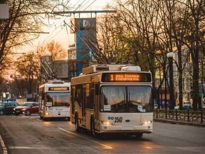 Стало известно, когда могут начать снимать ограничения по транспорту
