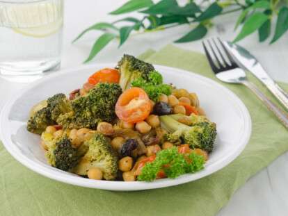 Салат "Овощное танго": станет прекрасным вариантом лёгкого ужина