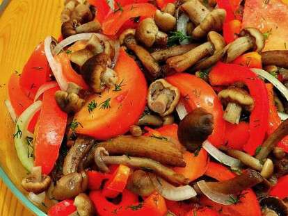 salat-s-marinovannyimi-opyatami-i-ovoshhami