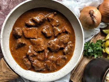 gulyash-iz-govyadiny-na-skovorode_1565644827_1_max