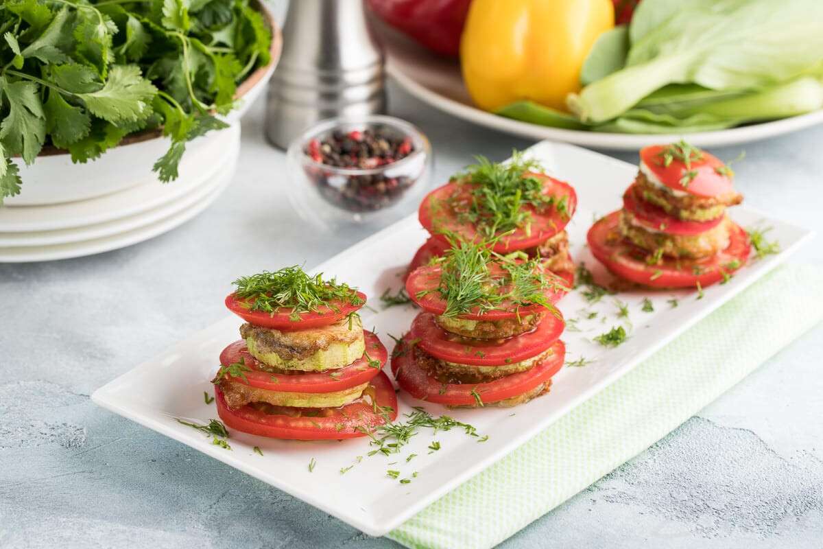salat-s-kabachkami-pomidorami