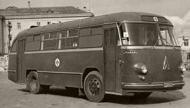 avtobus-laz-695b-sanitarnyj-vid-sleva