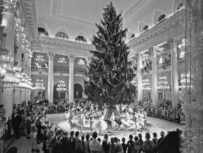 1419938578_new-year-celebration-in-ussr-2