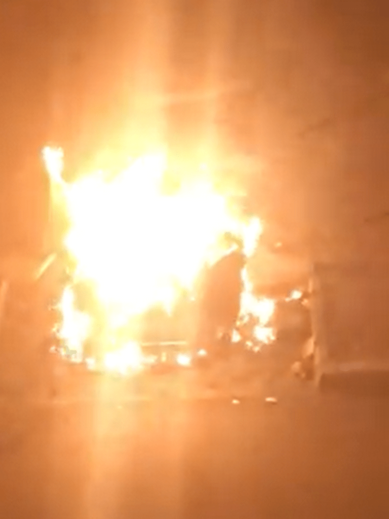В Днепре на Тополе-2 сожгли мусорные баки