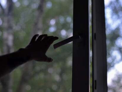 Вышел из окна