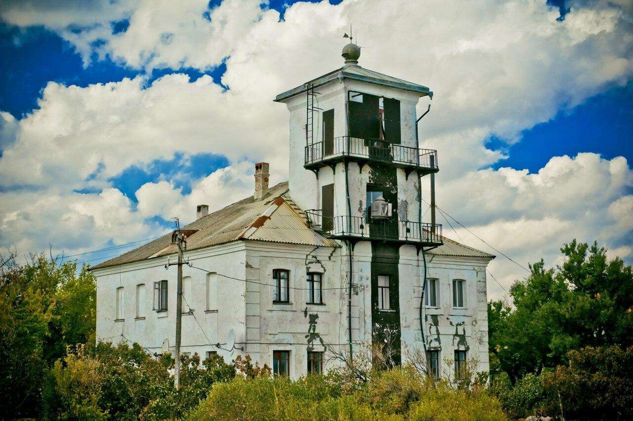 Береговой маяк в Геническе
