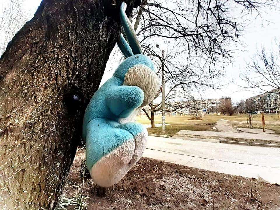 игрушки на дереве