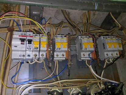 Украинцев заставят менять электропроводку в квартирах