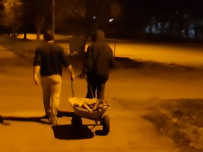 украли плитку