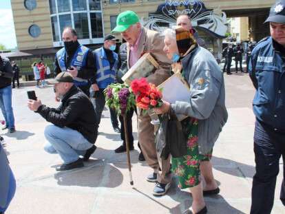 ветеран с георгиевской лентой