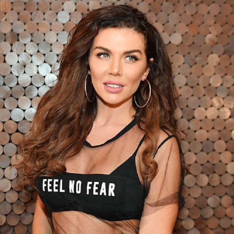 Анна Седокова призналась, что муж живет за ее счет