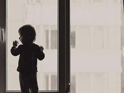 выпал малыш