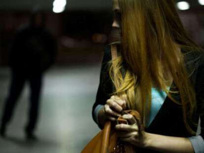 напал мужчина