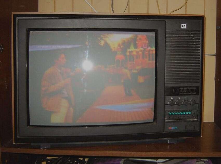 цветной телевизор