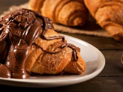 круассаны с шоколадом