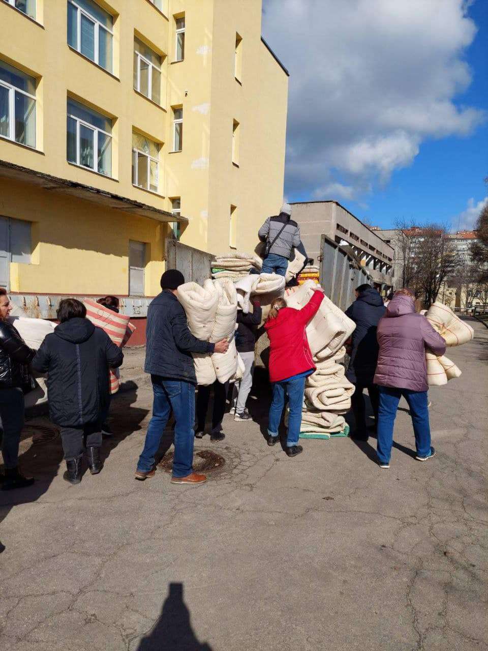 Картинка помощь военным