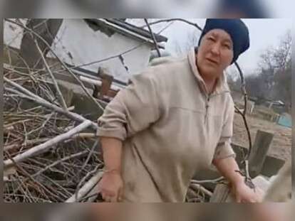 женщина отжала беприпасы