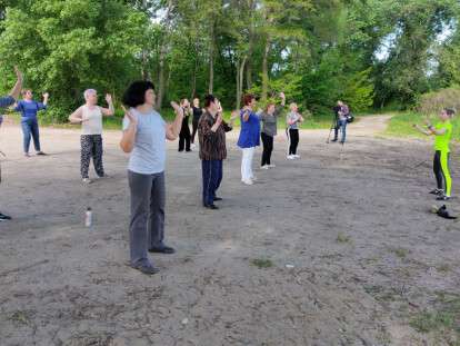 E16CD112-0545-47DE-87B3-3919D845961C