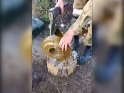 орки топят печку миной