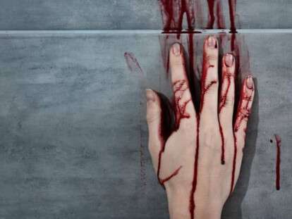 кровь на руках