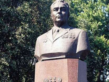 Брежнев