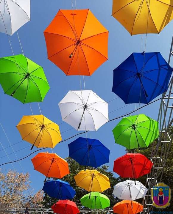 парящие парасольки