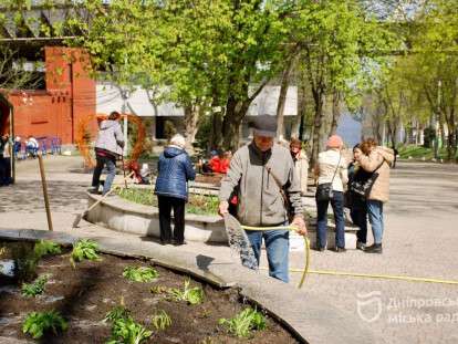 Дніпро квітучий