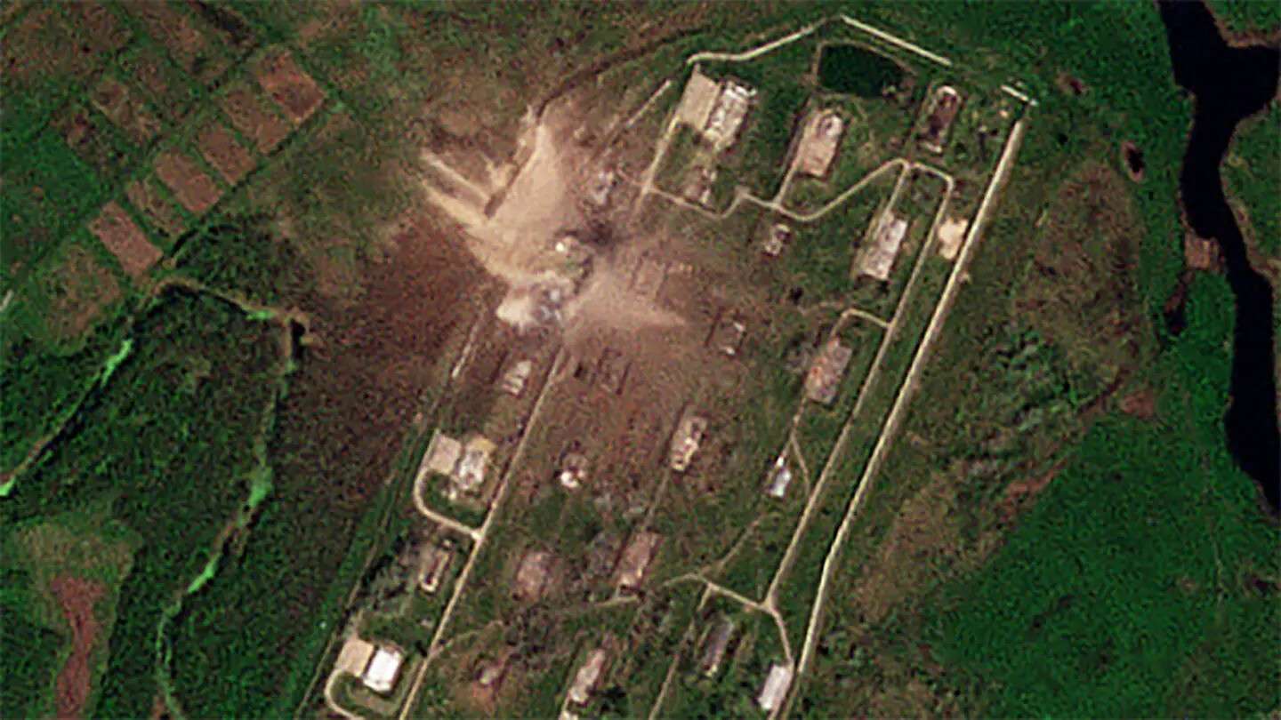 супутникове фото місця ракетного удару по Павлограду