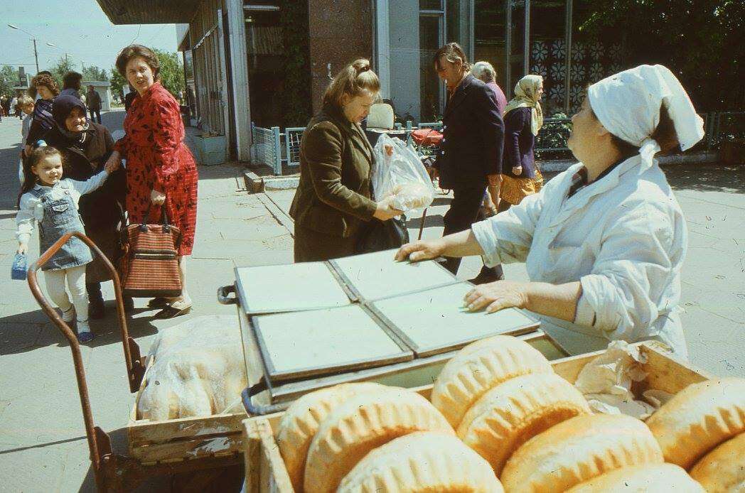 хліб в 90-х Дніпро