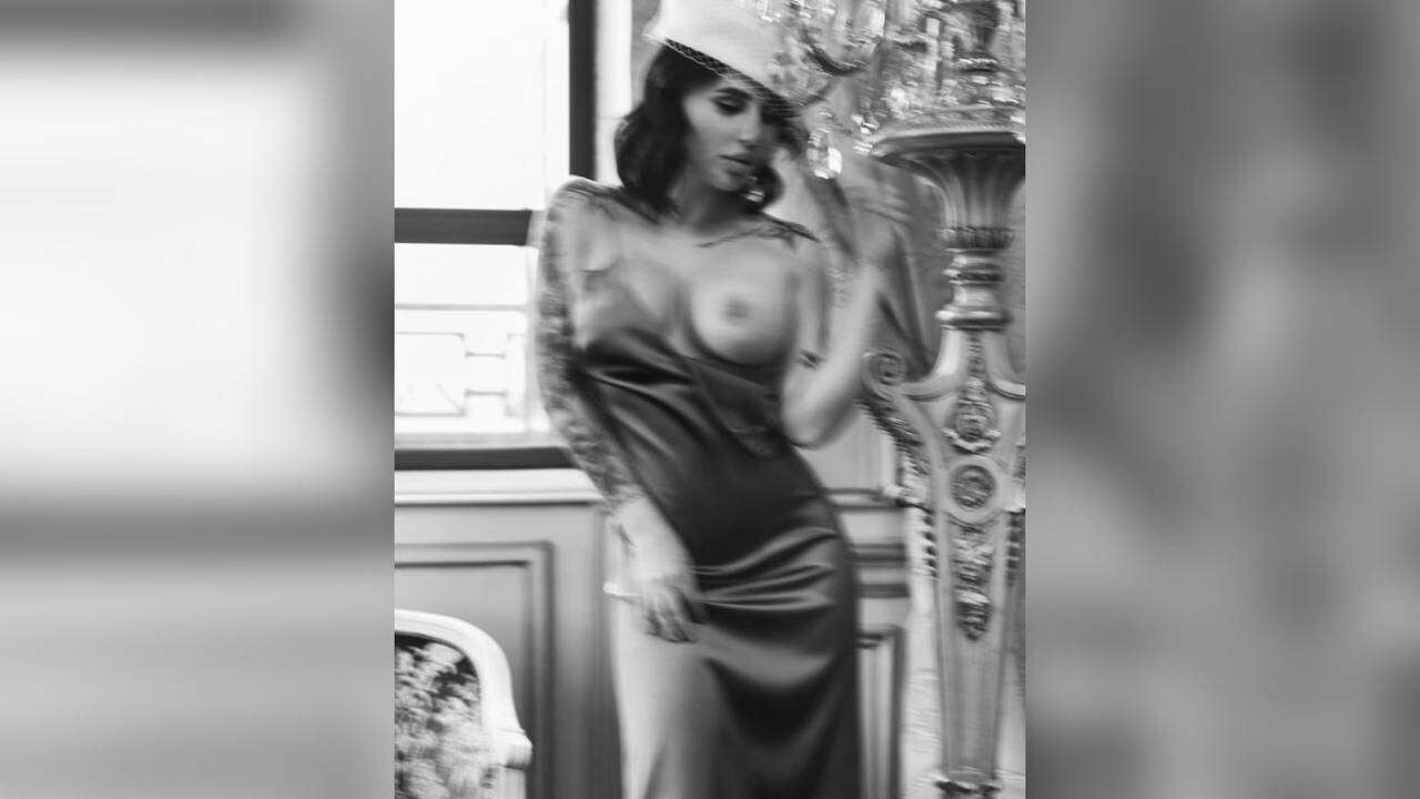 Звенящая пошлость: скандальная блогерша из Днепра показала свою грудь Дніпровська порадниця