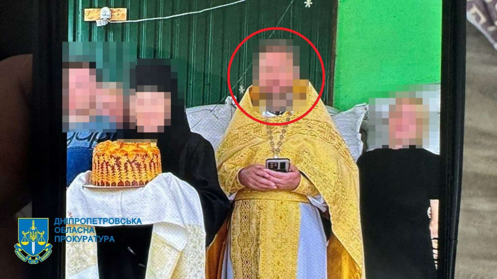 детское порно фото В Днепре настоятель храма УПЦ МП развращал родных дочек и создавал детское  порно. Читайте на UKR.NET