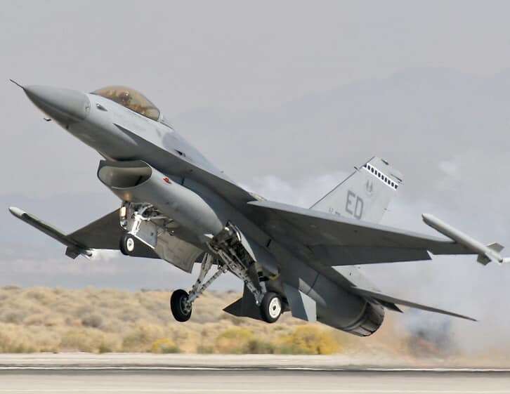 истребитель F-16 в Днепре