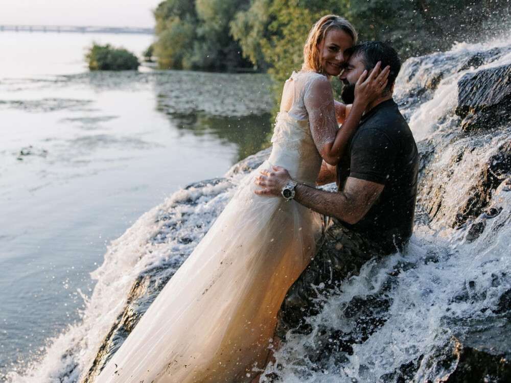 свадьба в водопаде