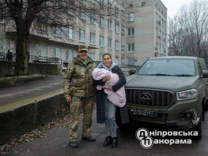 бійці зустріли з пологового будинку дружину побратима