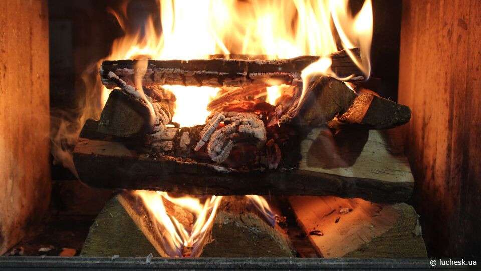 горять дрова