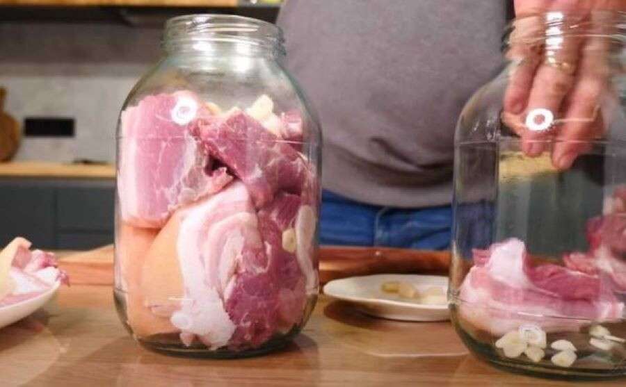 Рецепт свинини у банці