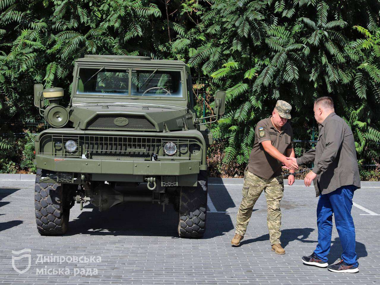 Дніпро продовжує допомагати Силам оборони