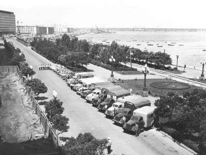 залі