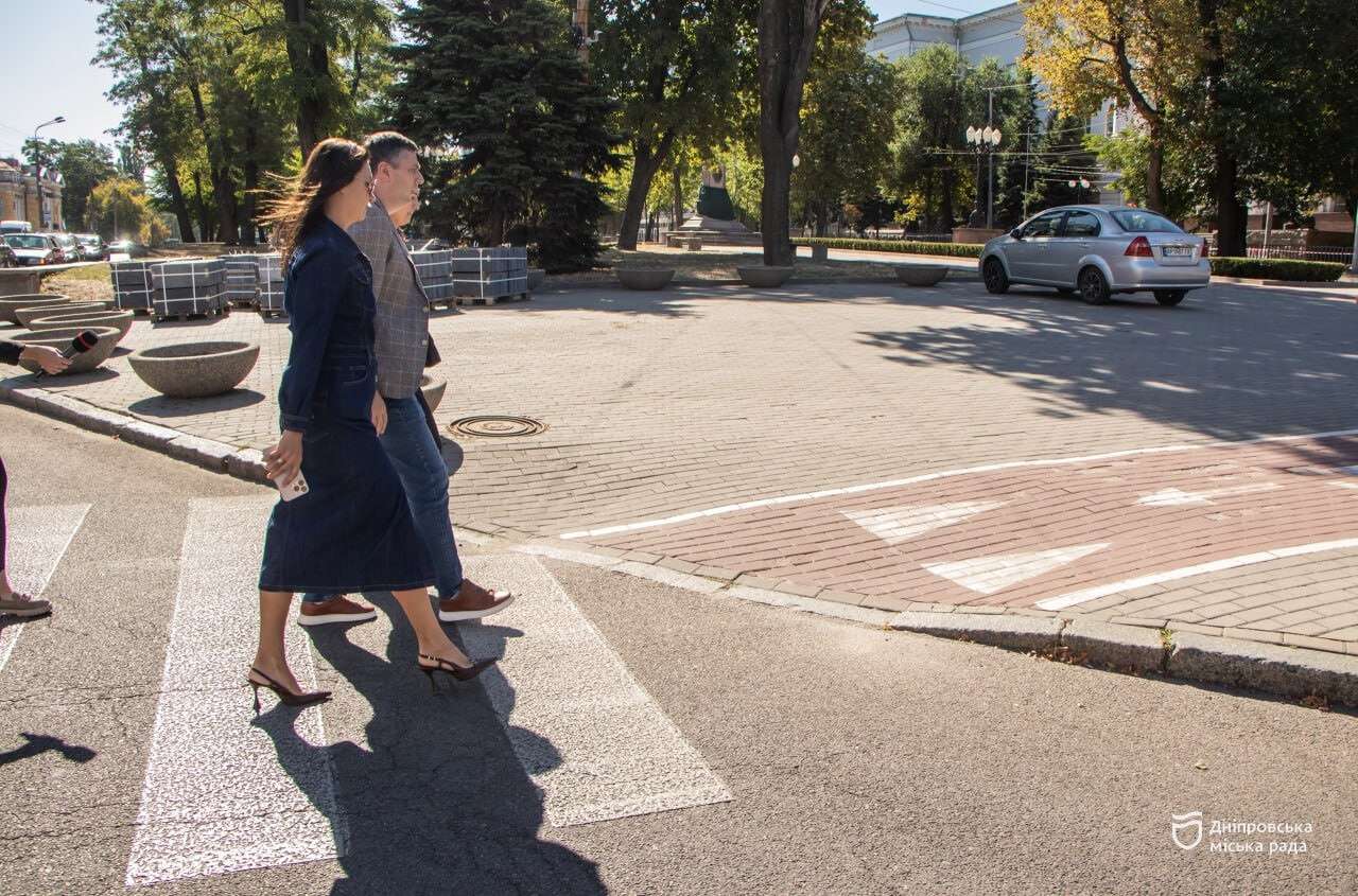 «Коли бачиш усмішки людей, це показник, що місто рухається в правильному напрямі», – уповноважена Президента Тетяна Ломакіна про безбар'єрність у Дніпрі