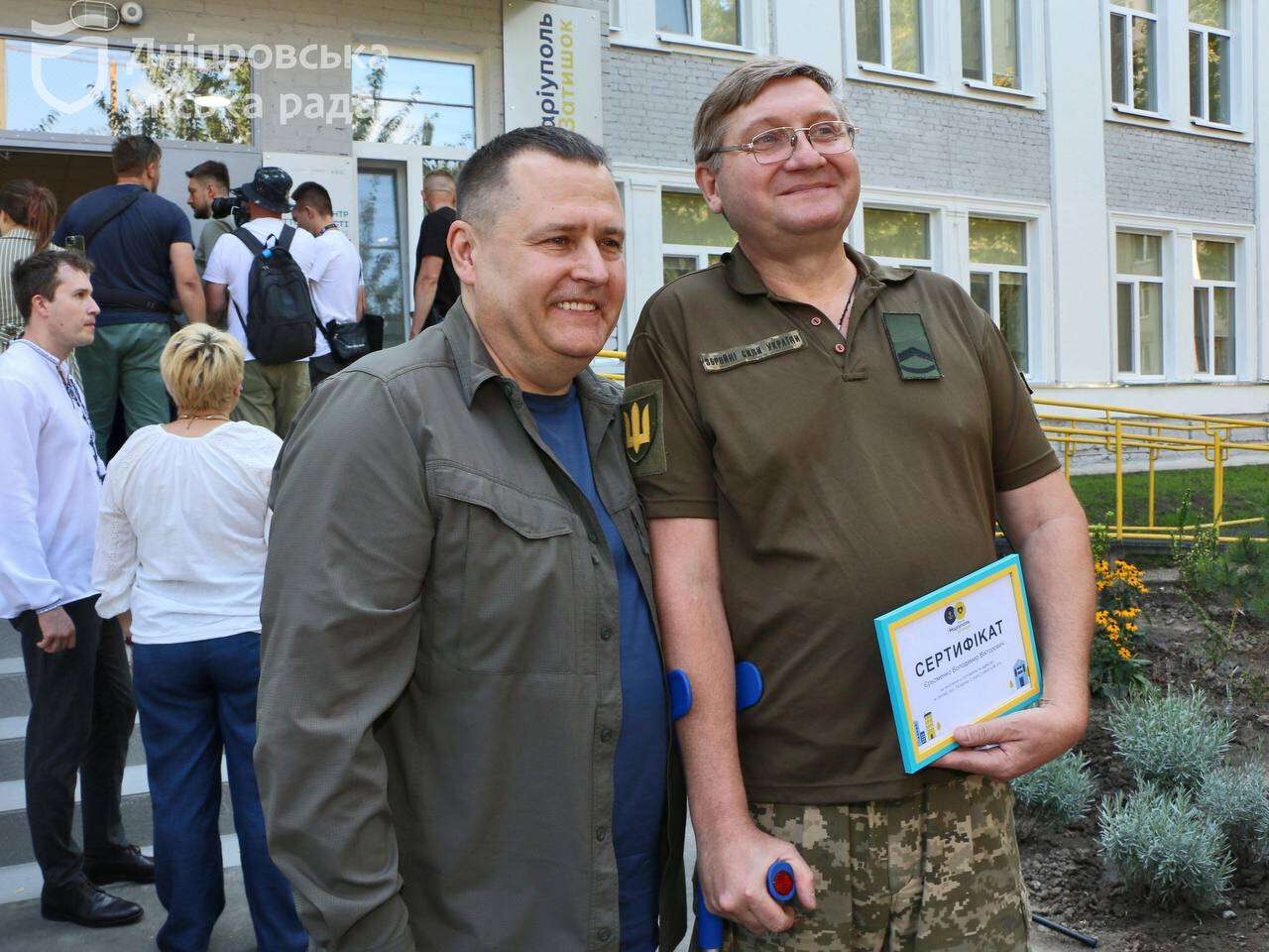 мер Філатов і міністр Улютін відкрили Центр життєстійкості та вручили ключі від соціального житла