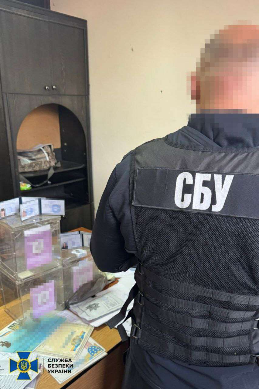 СБУ та Нацполіція викрили благодійний фонд, який розкрадав пожертви на ЗСУ