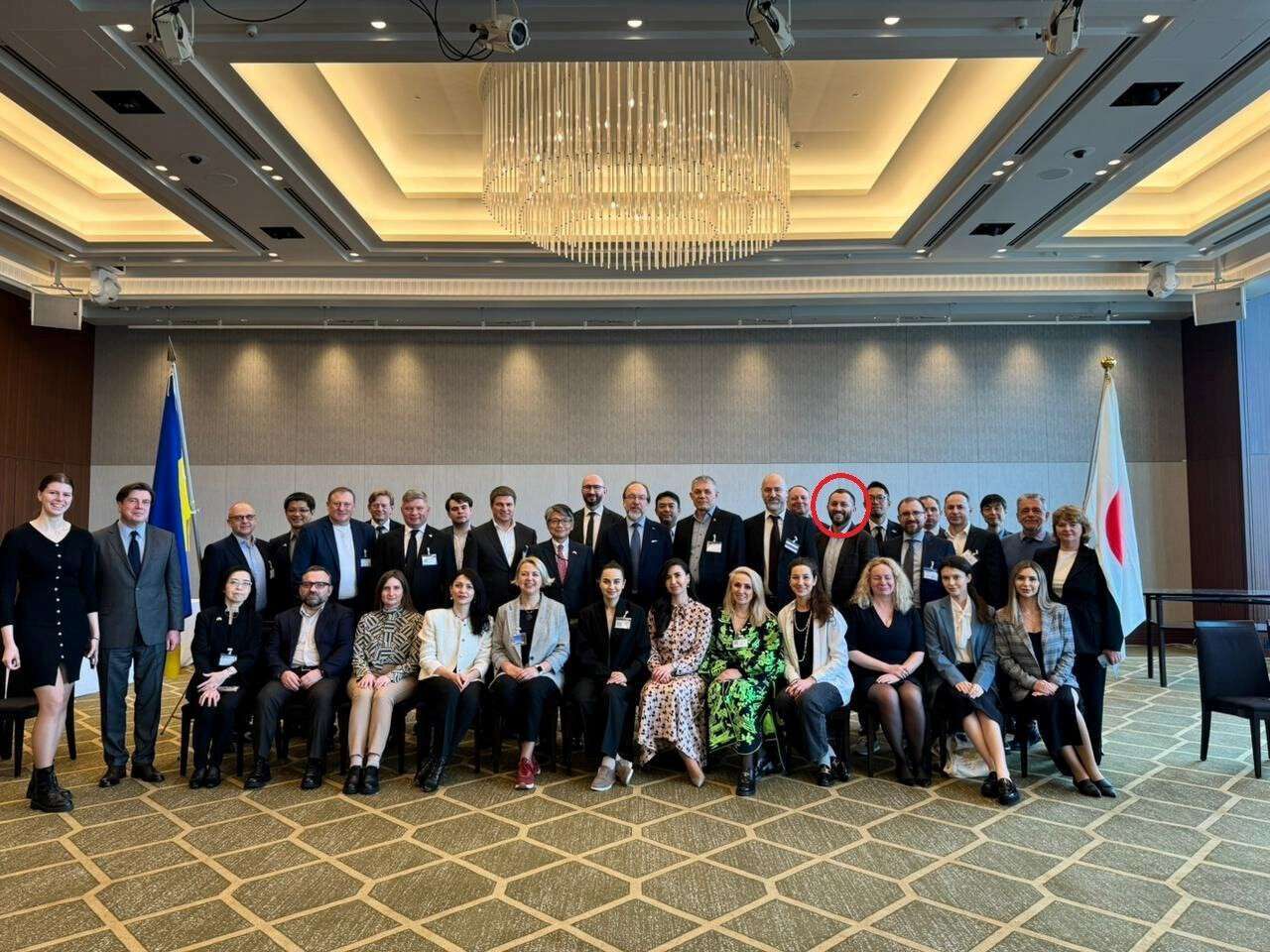 Як через британську компанію та російські казино незаконно переписали відділення Укрпошти у Дніпрі