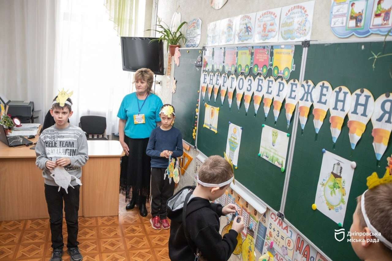 Як діяти під час блекауту: школярів Дніпра навчають правил безпеки