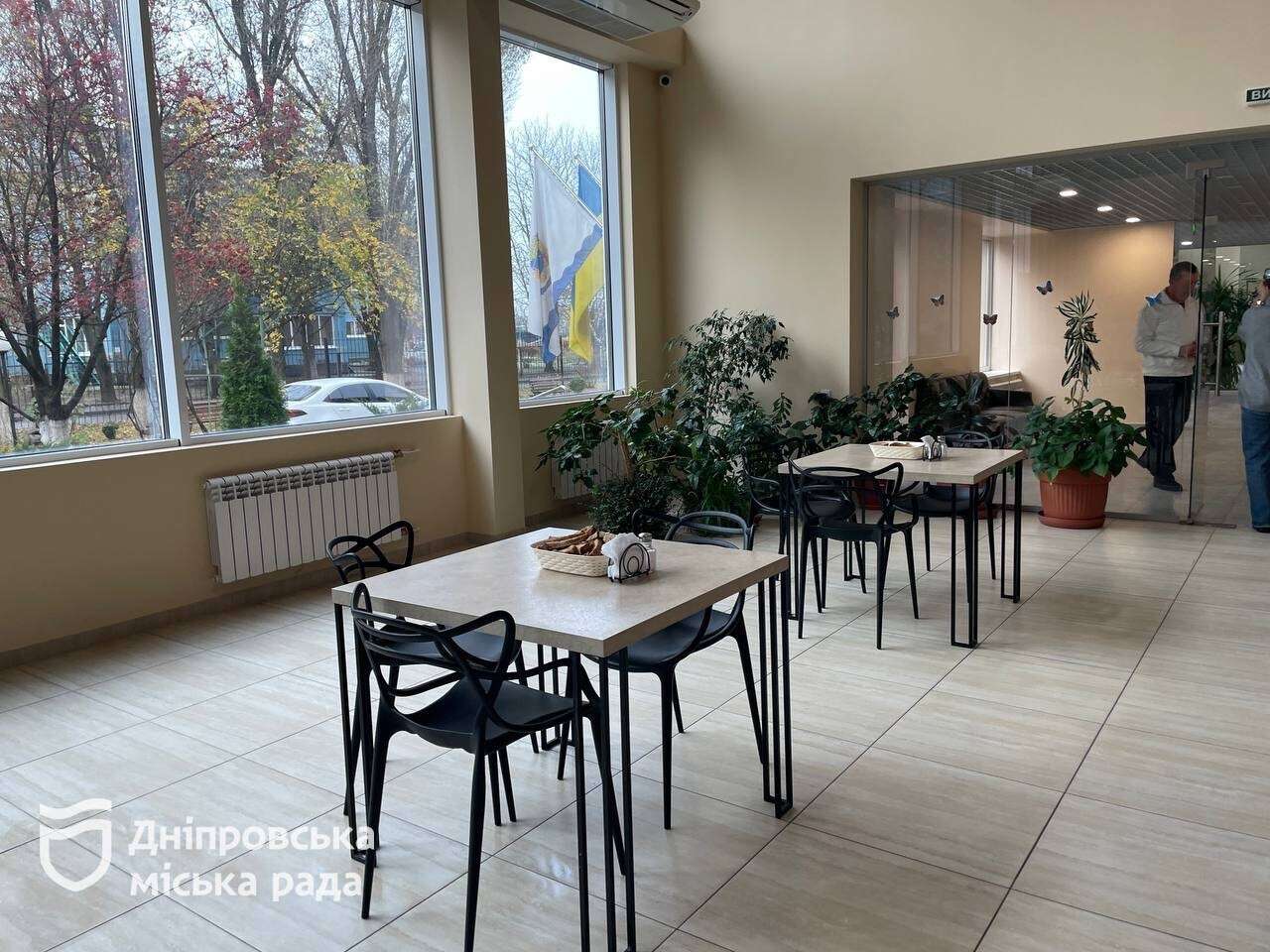 Безкоштовне проживання та повний догляд: як у Дніпрі працює центр для самотніх літніх людей та ВПО