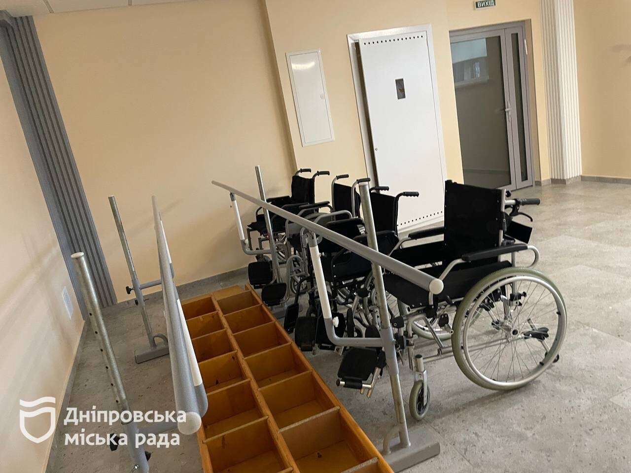 Безкоштовне проживання та повний догляд: як у Дніпрі працює центр для самотніх літніх людей та ВПО