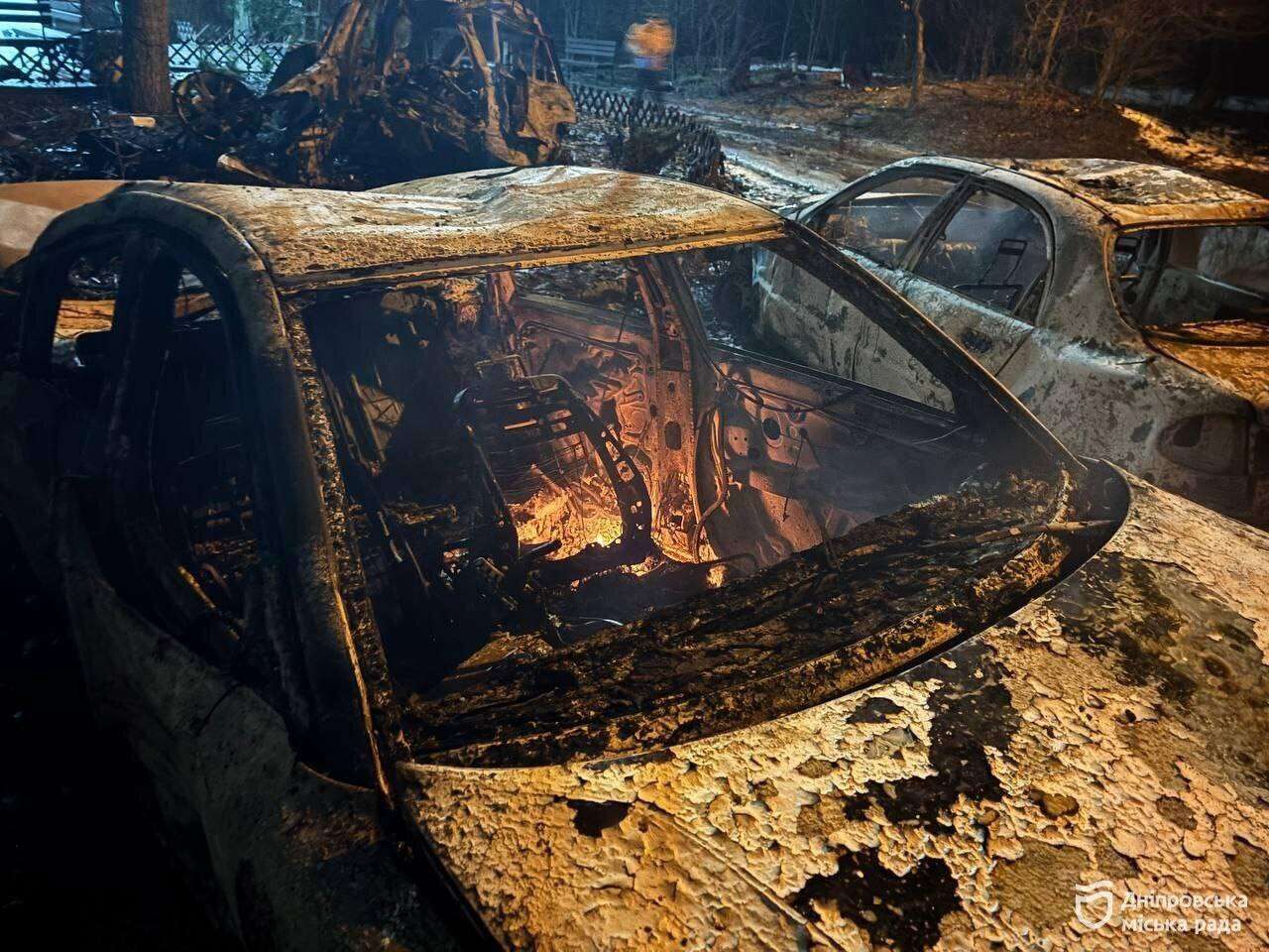 Нічна атака на Дніпро 6 січня: куди звертатися, якщо ваше майно пошкоджено (адреса та телефон)