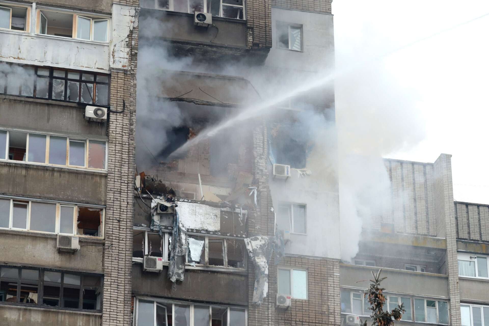 &laquo;Відпрацьовуємо механізми життєзабезпечення&raquo;: мер Дніпра розповів про ліквідацію наслідків атаки на житловий будинок