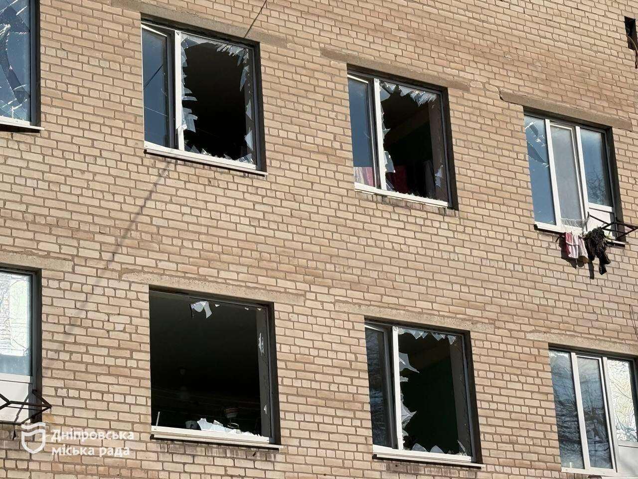 &laquo;Дніпро ліквідовує наслідки нічного удару: коли повернуть тепло та куди звертатися за допомогою