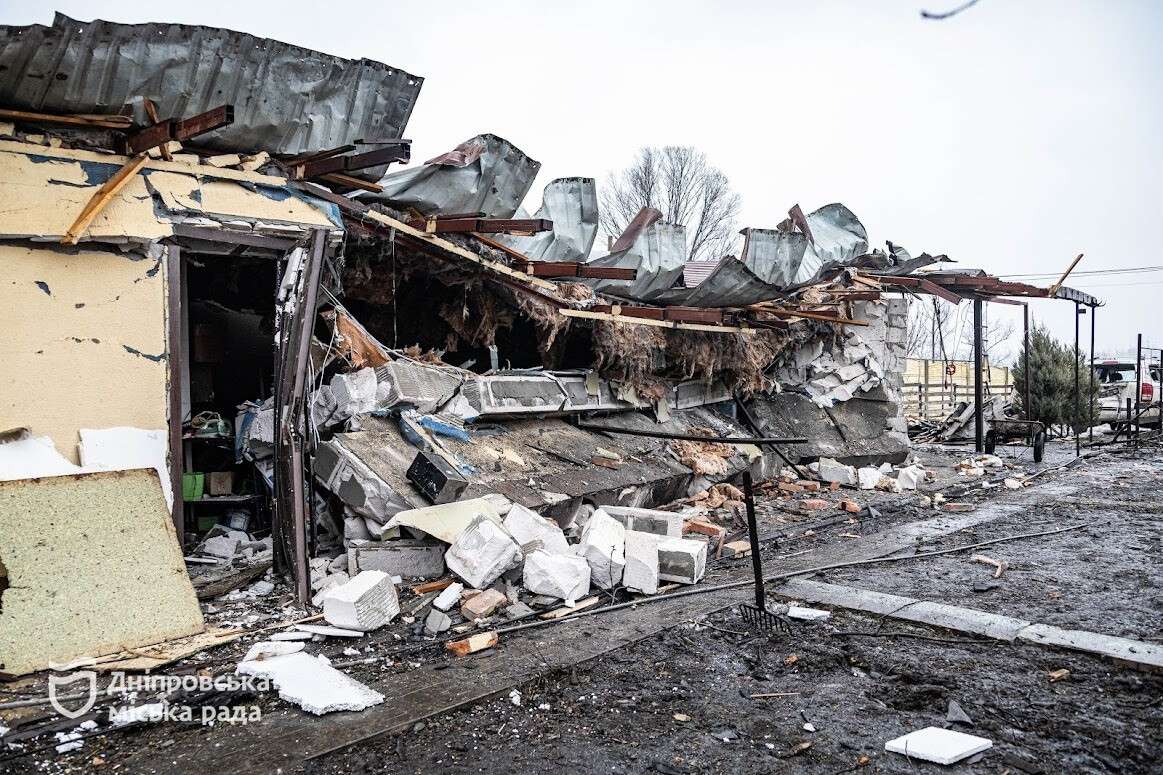 o_1jh8thr2v18fm9j3fc118mqle729